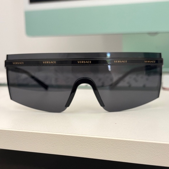Versace Black Shield Sunglasses - Picture 1 of 2